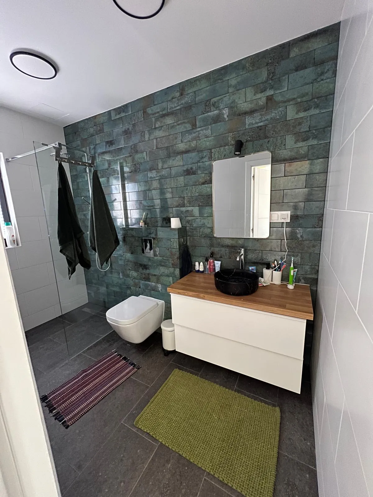Reforma de baño completo con revestimiento cerámico